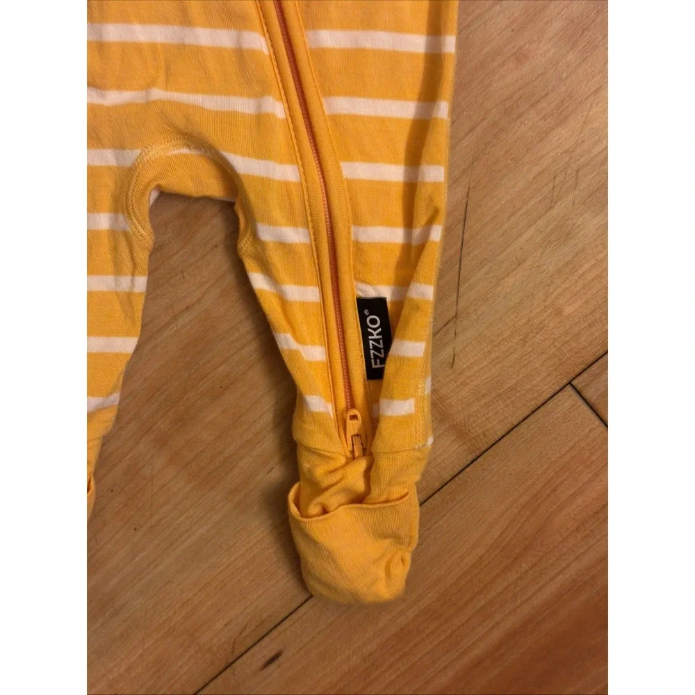 Fzzko Baby Boys Preemie Baby Boys Yellow Soft Bamboo Footed Sleeper Pajamas EUC